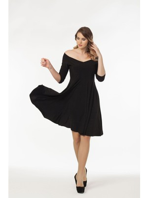 Laranor Prenses Yaka Hareketli Etek Detay Elbise 50 - Siyah