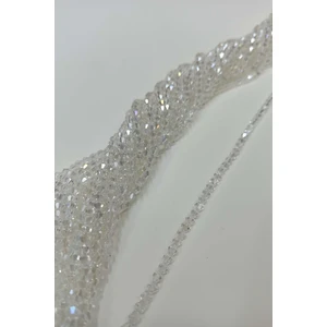 Saydam Beyaz Kristal Boncuk Piramit 4 mm