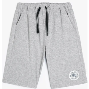 Basic Şort Cepli Beli Bağlamalı Baskı Detaylı