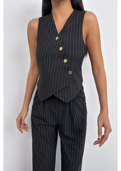 V Yaka Çizgili Kruvaze Yelek fırsatları