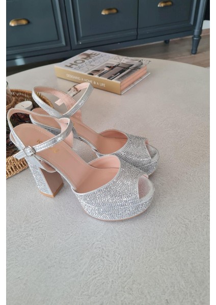 036 4183 Topukla Kadın Platformlu Taşlı Abiye Ayakkabı modelleri