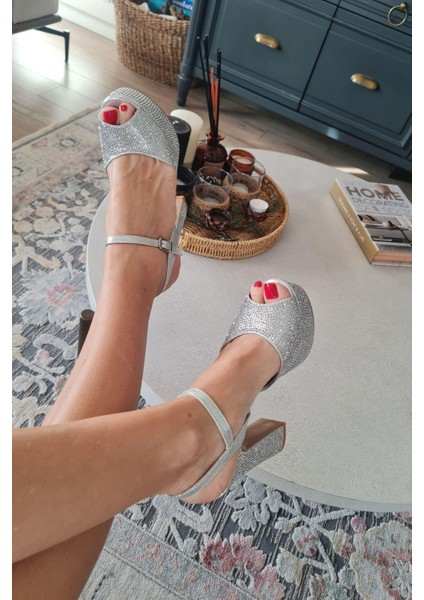 036 4183 Topukla Kadın Platformlu Taşlı Abiye Ayakkabı fırsatları