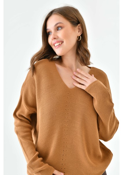 Kadın V Yaka Salaş Kazak indirimleri