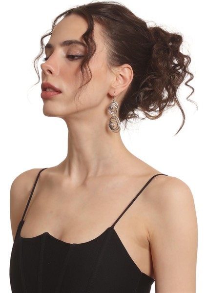 Kadın Antik Gümüş Kaplama Sallantılı Model Gül Formlu Küpe
