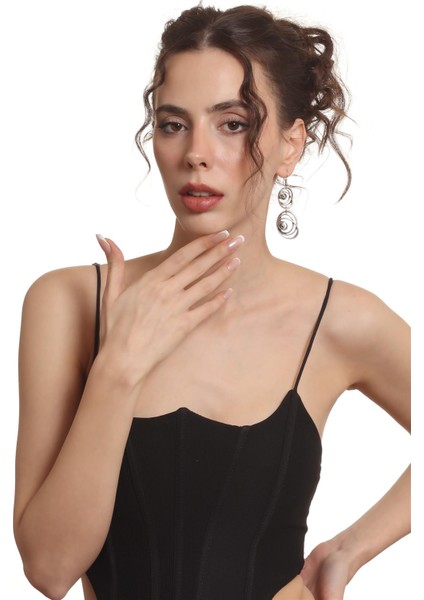 Kadın Antik Gümüş Kaplama Sallantılı Model Gül Formlu Küpe