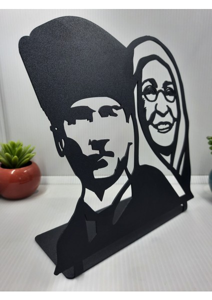 Atatürk ve Annesi Zübeyde Hanım Masaüstü Metal Biblo/ev-Ofis Dekoru/hediye BIBLO/20X20 cm