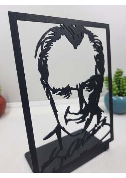 Atatürk Çerçeveli Masaüstü Metal Büst - Ev / Ofis Dekoru - Hediye Biblo - 18 x 13 cm