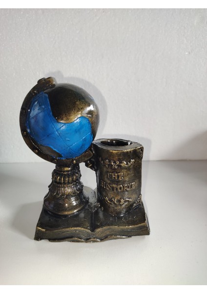 Dekoratif Dünya Kalemlik Seramik Tozundan Üretilmiştir En 12 cm Boy 15 Cm.