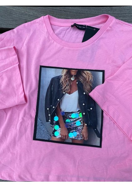 Pembe Resim Baskılı Üç Boyutlu T-Shirt