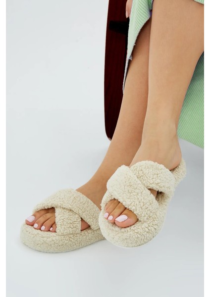 Havlu Çapraz Kadın Ev Terliği Kışlık Terlik Ses Yapmaz