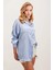 Kadın Buz Mavi Oversize Dökümlü Saten Yüzeyli Gömlek HZL23S-BD139851 4