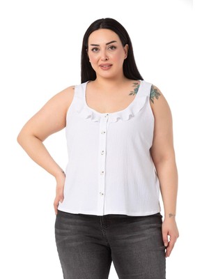 Disentis Modest Büyük Beden Fırfırlı Yaka Kolsuz Düğmeli Beyaz Bluz