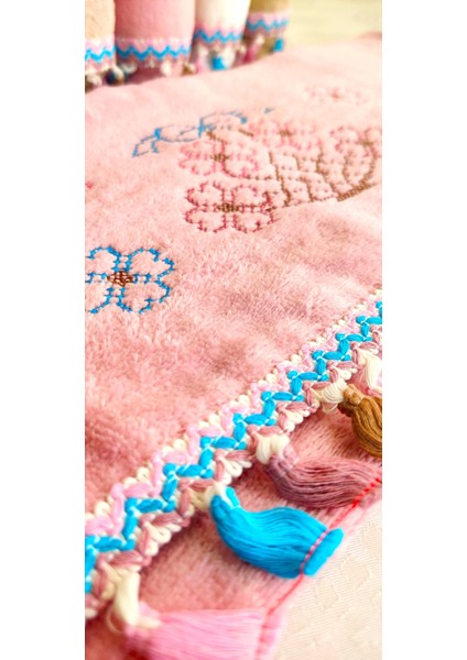 Annem Çeyizlik 50X90 Cm. Kanaviçe Çiçek Desenli Püsküllü Kadife Lüks Havlu Seti 6'lı Set