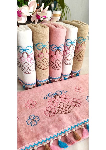 Annem Çeyizlik 50X90 Cm. Kanaviçe Çiçek Desenli Püsküllü Kadife Lüks Havlu Seti 6'lı Set