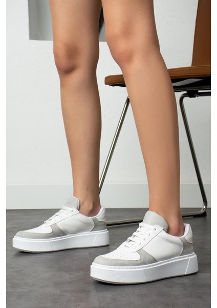 Gri Beyaz Düz Hafif Dikişli Taban Bağcıklı Günlük Iç Taban Kadın Sneaker
