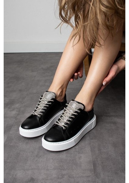 Siyah Taş Bağcıklı Günlük Iç Taban Kadın Sneaker