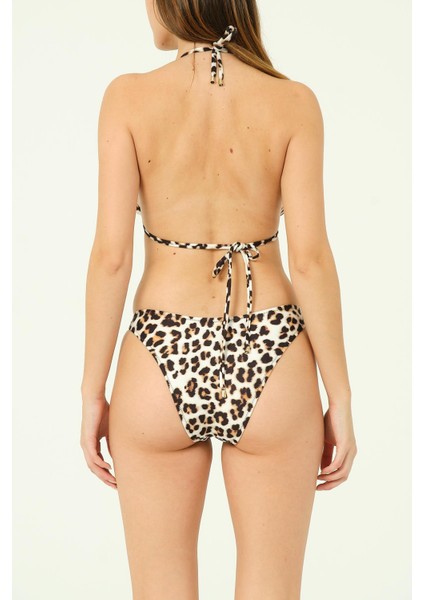 Üçgen Aksesuarlı Brezilya Bikini Takım fırsatları