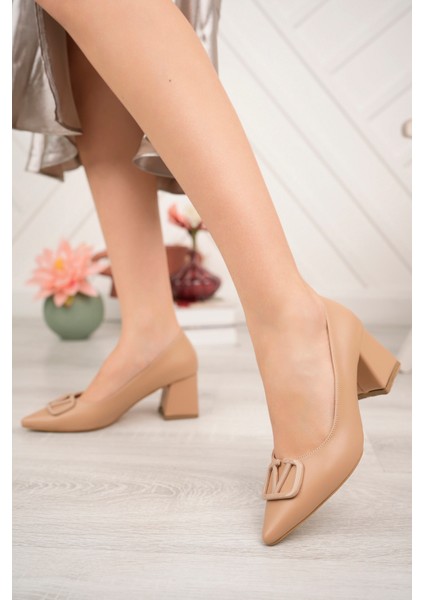 Kadın Nude Önü Toka Detaylı Kalın Topuklu Ayakkabı