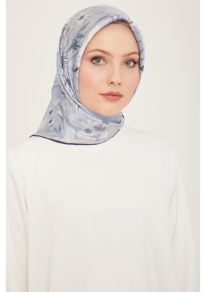Çiçek Desenli Twill İpek Eşarp 24Ya9129 02