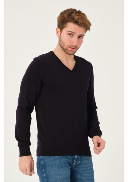 Erkek Pamuk Düz Triko Kazak V Yaka Tüylenmeyen Standart Fit Normal Kesim Lacivert fırsatları