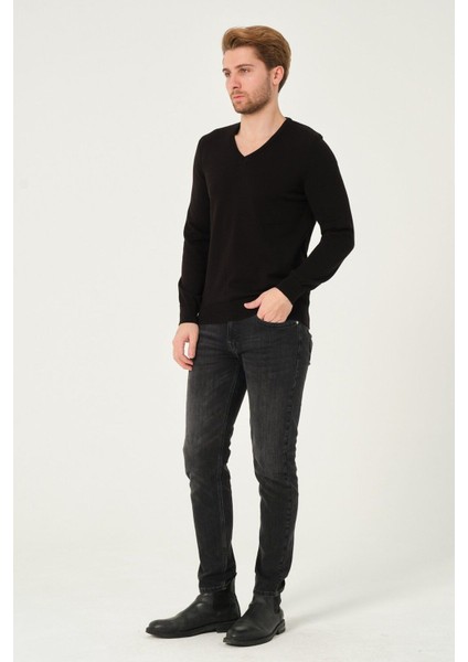 Erkek %100 Pamuk Düz Triko Kazak V Yaka Tüylenmeyen Standart Fit Normal Kesim Siyah modelleri