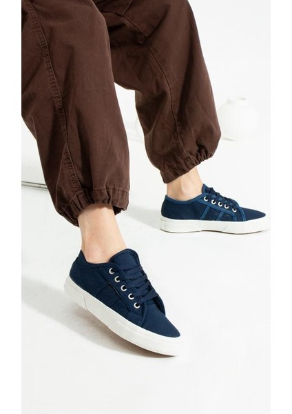 Mavi Keten Kumaş Bağcıklı Günlük Iç Taban Kadın Sneaker fiyatları