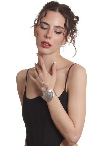 Kadın Antik Gümüş Kaplama Ayarlanabilir Açık Bant Tuareg Sembollü Bileklik modelleri