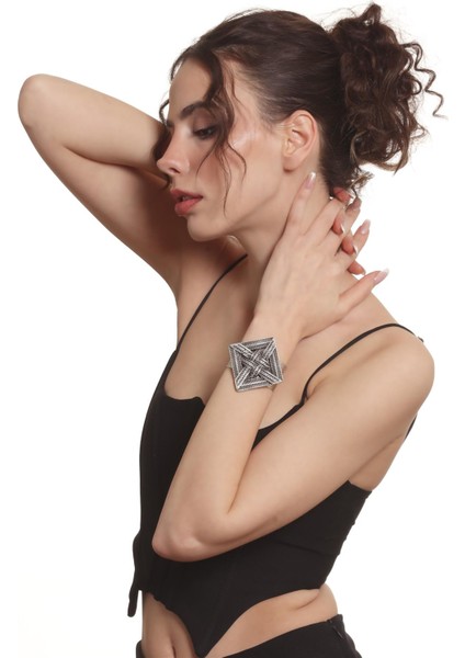 Kadın Antik Gümüş Kaplama Ayarlanabilir Açık Bant Örgü Dokulu Geometrik Figürlü Bileklik modelleri