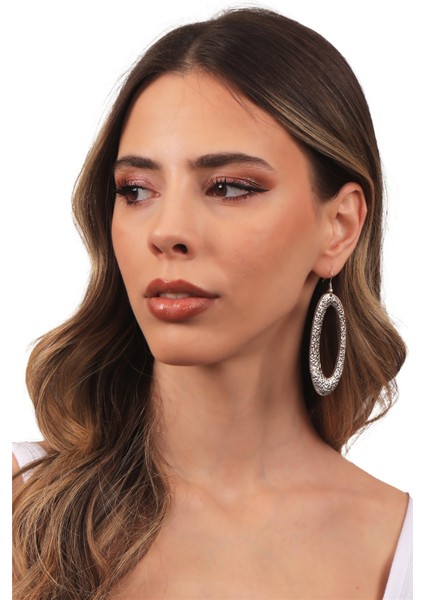 Kadın Antik Gümüş Kaplama Sallantılı Model Kabartma Dokulu Oval Küpe fiyatları