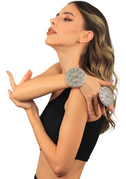 Kadın Antik Gümüş Kaplama Ayarlanabilir Geniş Band Etnik Motif Baskılı Model Bileklik & Yüzük Set modelleri