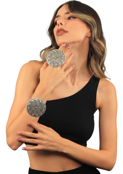 Kadın Antik Gümüş Kaplama Ayarlanabilir Geniş Band Etnik Motif Baskılı Model Bileklik & Yüzük Set fırsatları