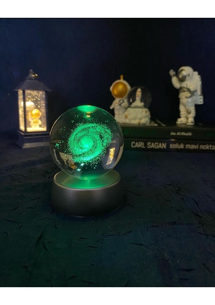 Mr Kristal Cam Küre Renk Değiştiren LED Işıklı Gece Lambası Dekoratif Hediyelik (Tozbulutu Galaxy)