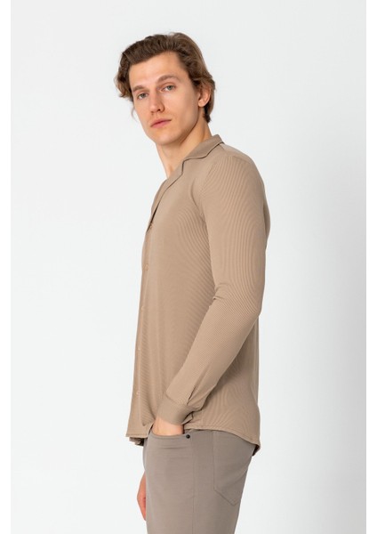 Erkek Regular Fit Rahat Giyim Apaş Yaka Yırtmaçlı Gömlek fiyatları