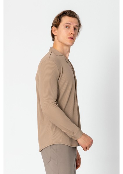 Erkek Regular Fit Rahat Giyim Apaş Yaka Yırtmaçlı Gömlek fırsatları