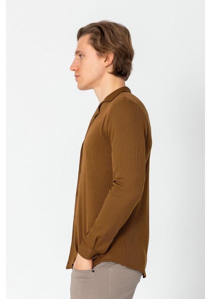 Erkek Regular Fit Rahat Giyim Apaş Yaka Yırtmaçlı Gömlek fiyatları