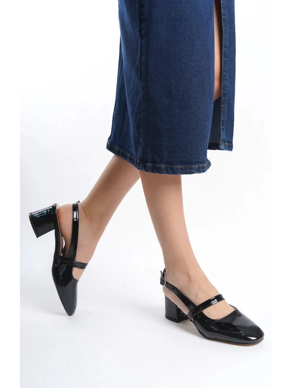 Tamdabu Ayakkabı Siyah Rugan Arkası Açık Kemer Toka Detaylı Rahat 5 cm Topuklu Kadın Ayakkabı TMD202401