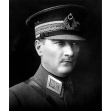 Tablosan Askeri Kıyafetiyle Genç Atatürk Kanvas Tablo