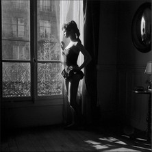 Tablosan Pencere Önünde Bridgette Bardot Kanvas Tablo