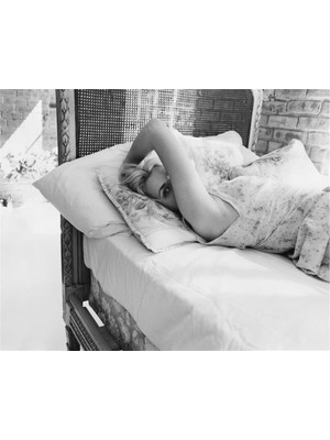 Tablosan Sophie Dahl Kanvas Tablo