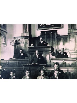 Tablosan Atatürkün Mecliste Konuşma Yaparken Kanvas Tablo