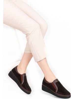 Gondol  Deri Anatomik Taban Taş Detaylı Ayakkabı GNDL.19570 - Kahverengi - 37