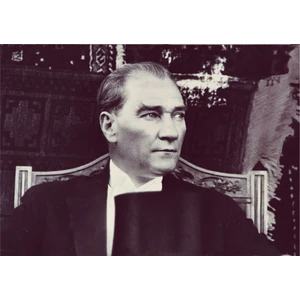 Atatürk Otururken Kanvas Tablo