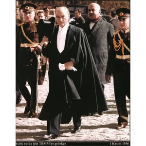 Atatürk Açılış Nutku İçin Meclise Gelirken Kanvas Tablo