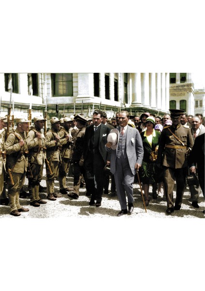 Atatürk Askerlerle Kanvas Tablo