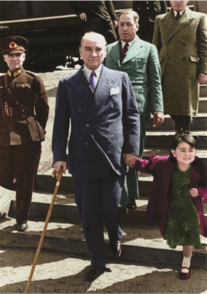 Atatürk ve Ülkü Hanım Çocukken Kanvas Tablo