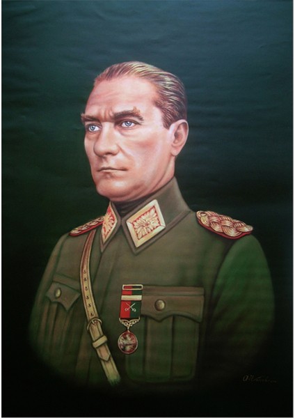 Üniformalı Mustafa Kemal Atatürk Kanvas Tablo