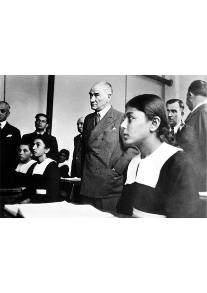 Atatürk Okulda Öğrenciler İle Kanvas Tablo