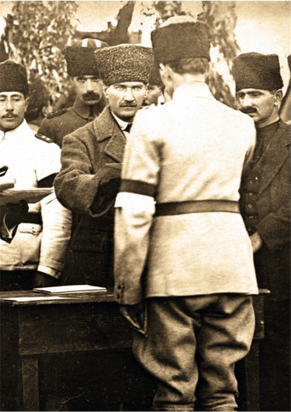 Atatürk ve Sılah Arkadaşları Kanvas Tablo
