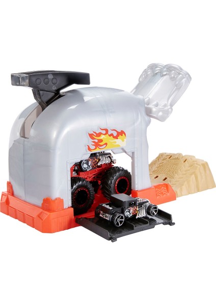Monster Trucks Fırlatıcılı Bone Shaker Oyun Seti fiyatları