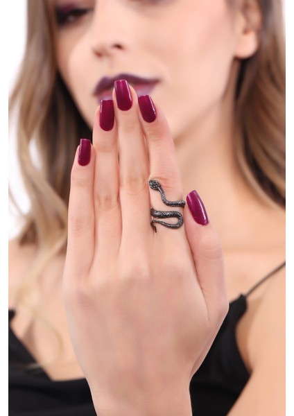 Kadın Antrasit Lak Kaplama Ayarlanabilir Dolama Formlu Ince Yılan Yüzük fiyatları